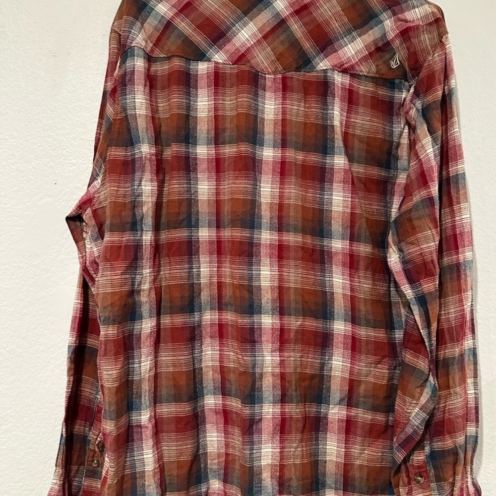 Volcom - Picture 2 of 6
